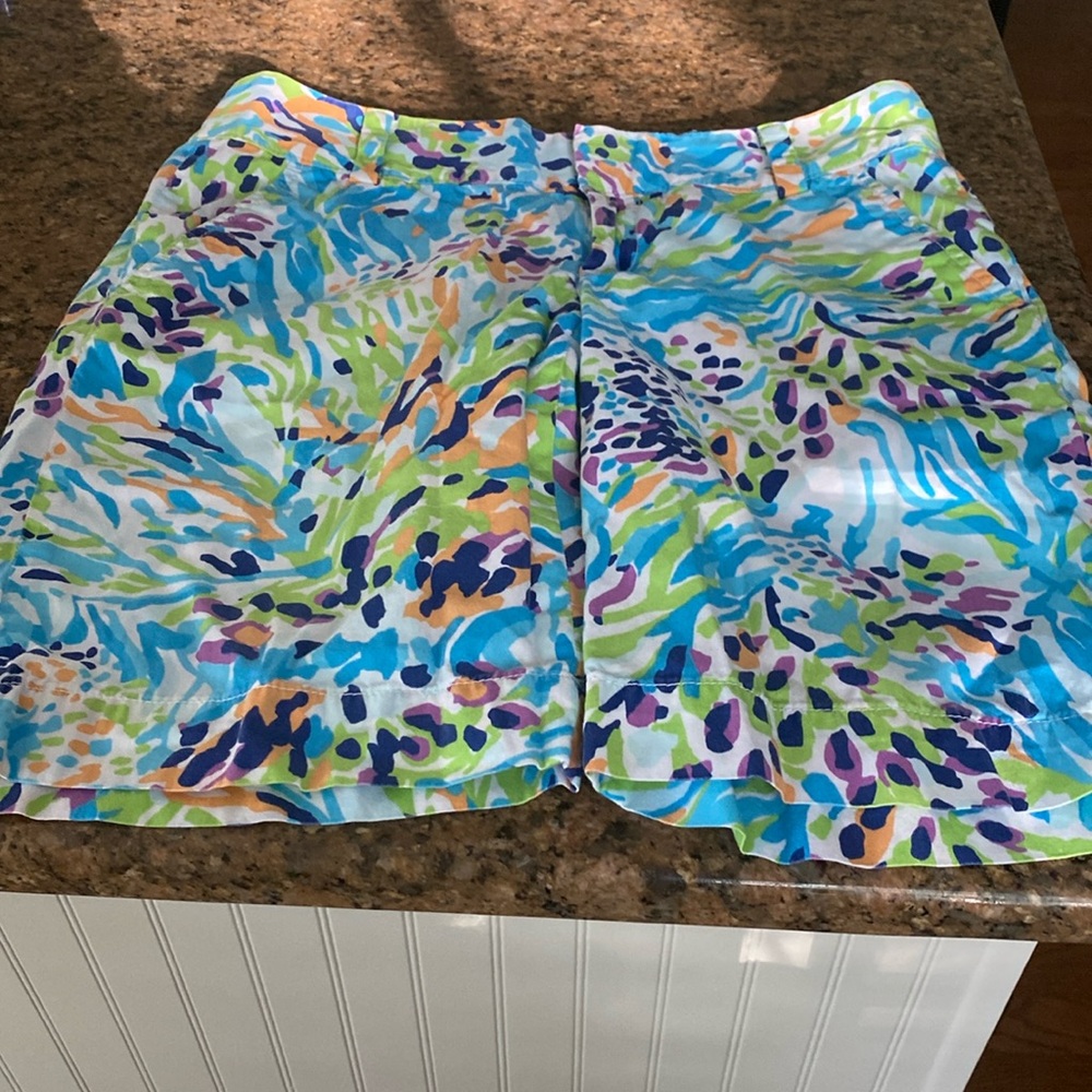 Lilly Pulitzer Women's  Bermuda Shorts Low Rise with Vibrant Tropical Print 2